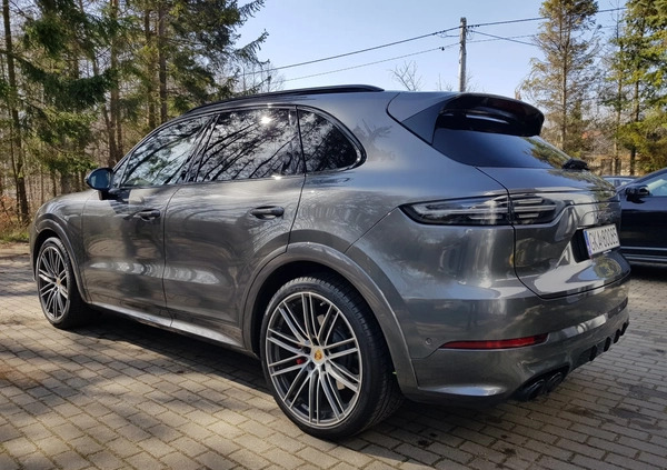 Porsche Cayenne cena 469000 przebieg: 95000, rok produkcji 2020 z Malbork małe 301